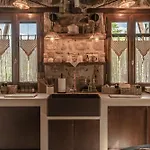 Villa La De Madeleine - Stone With Outdoor Hot Tub In Arcadia, Peloponnese *