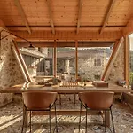 La De Madeleine - Stone With Outdoor Hot Tub In Arcadia, Peloponnese Villa *