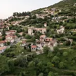 La De Madeleine - Stone With Outdoor Hot Tub In Arcadia, Peloponnese Ájosz Joánisz