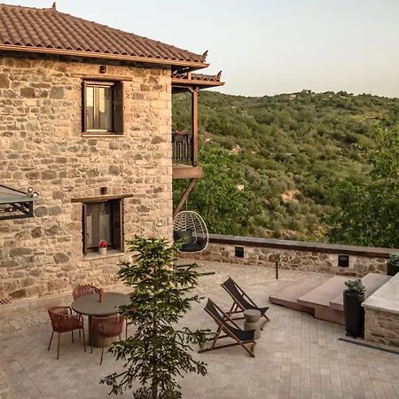 Villa La De Madeleine - Stone With Outdoor Hot Tub In Arcadia, Peloponnese *