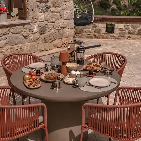 La De Madeleine - Stone With Outdoor Hot Tub In Arcadia, Peloponnese Villa