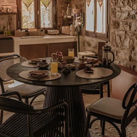 La De Madeleine - Stone With Outdoor Hot Tub In Arcadia, Peloponnese Villa *