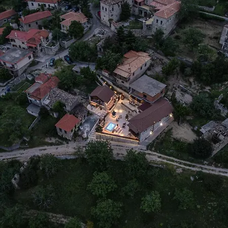 La De Madeleine - Stone With Outdoor Hot Tub In Arcadia, Peloponnese ヴィラ Áyios Ioánnis