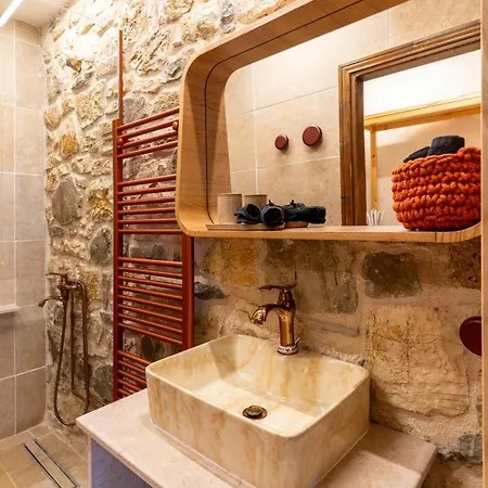La De Madeleine - Stone With Outdoor Hot Tub In Arcadia, Peloponnese Agios Ioannis (Arcadia)