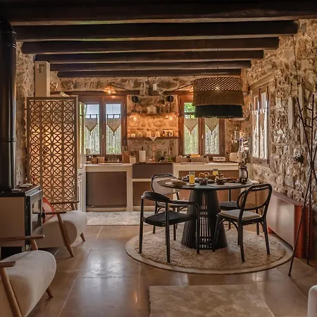 La De Madeleine - Stone With Outdoor Hot Tub In Arcadia, Peloponnese * Agios Ioannis (Arcadia)