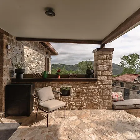 La De Madeleine - Stone With Outdoor Hot Tub In Arcadia, Peloponnese Agios Ioannis (Arcadia)