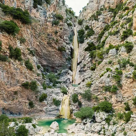 La De Madeleine - Stone With Outdoor Hot Tub In Arcadia, Peloponnese Villa