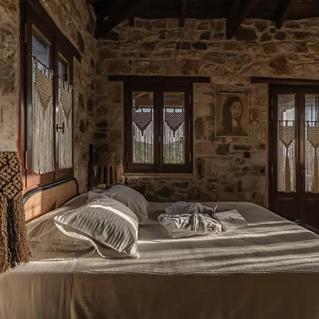 La De Madeleine - Stone With Outdoor Hot Tub In Arcadia, Peloponnese