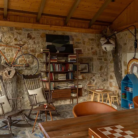 Villa La De Madeleine - Stone With Outdoor Hot Tub In Arcadia, Peloponnese *