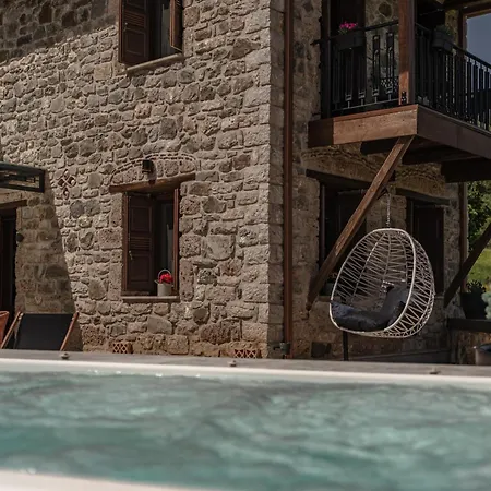 La De Madeleine - Stone With Outdoor Hot Tub In Arcadia, Peloponnese Villa