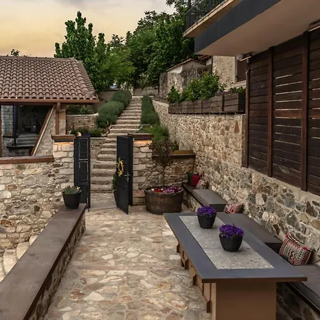 La De Madeleine - Stone With Outdoor Hot Tub In Arcadia, Peloponnese Agios Ioannis (Arcadia)