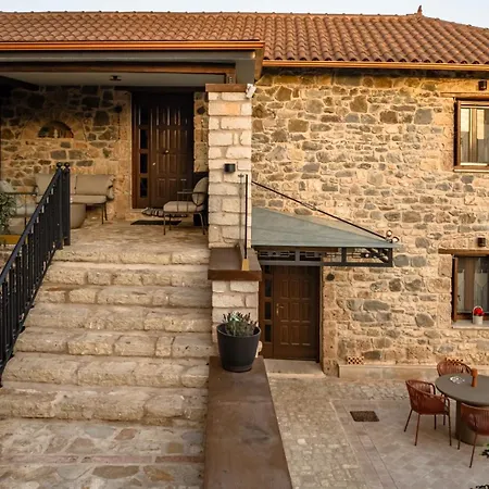 La De Madeleine - Stone With Outdoor Hot Tub In Arcadia, Peloponnese