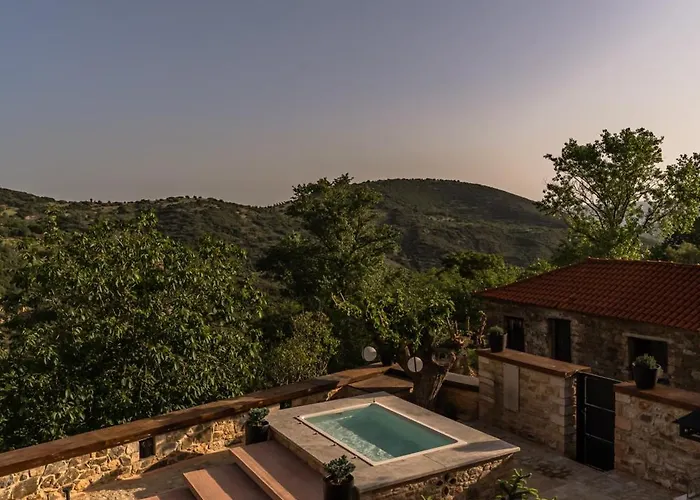La De Madeleine - Stone With Outdoor Hot Tub In Arcadia, Peloponnese Villa *