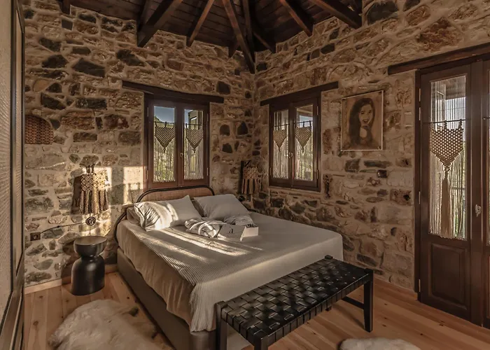 La De Madeleine - Stone With Outdoor Hot Tub In Arcadia, Peloponnese