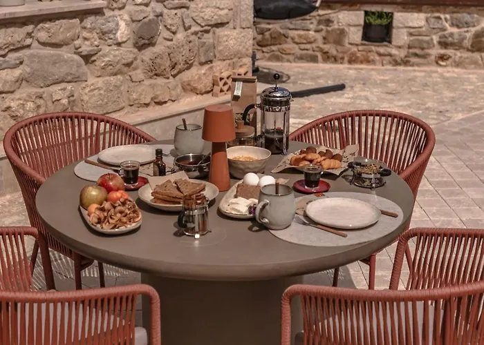 La De Madeleine - Stone With Outdoor Hot Tub In Arcadia, Peloponnese Villa