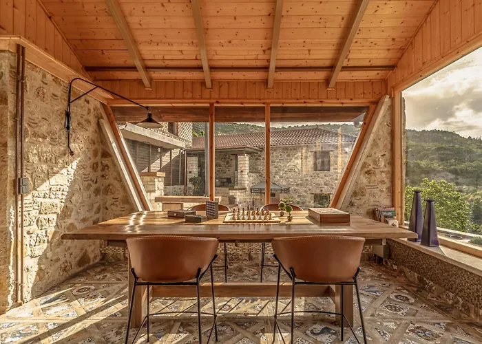 La De Madeleine - Stone With Outdoor Hot Tub In Arcadia, Peloponnese Villa *