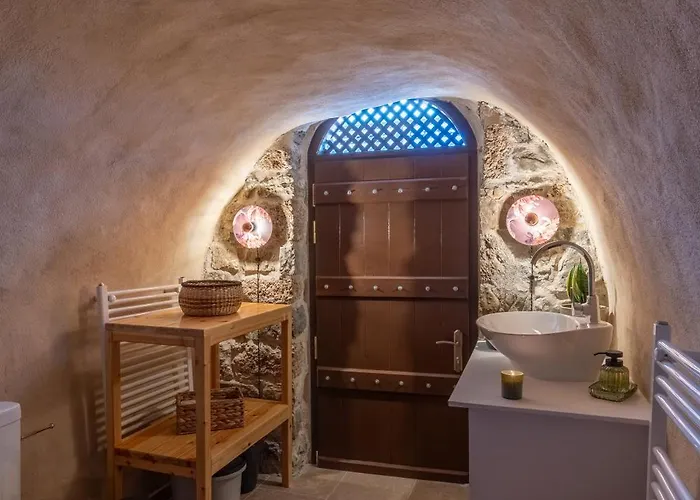 Villa La De Madeleine - Stone With Outdoor Hot Tub In Arcadia, Peloponnese